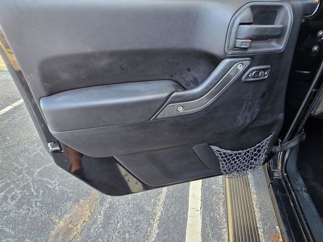 2012 Jeep Wrangler Unlimited 4WD 4dr Sport - 23078833 - 24