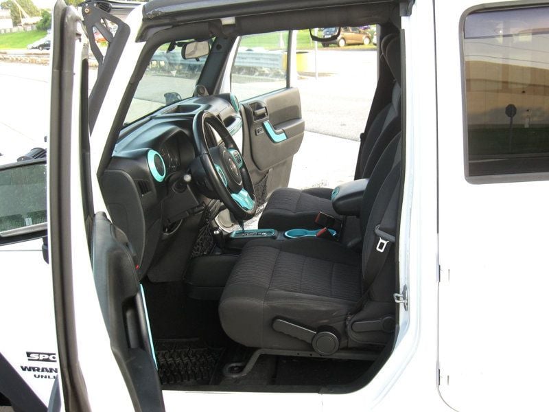 2012 Jeep Wrangler Unlimited Sport photo 17