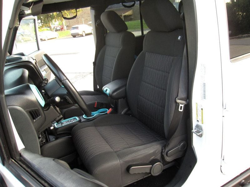 2012 Jeep Wrangler Unlimited Sport photo 18