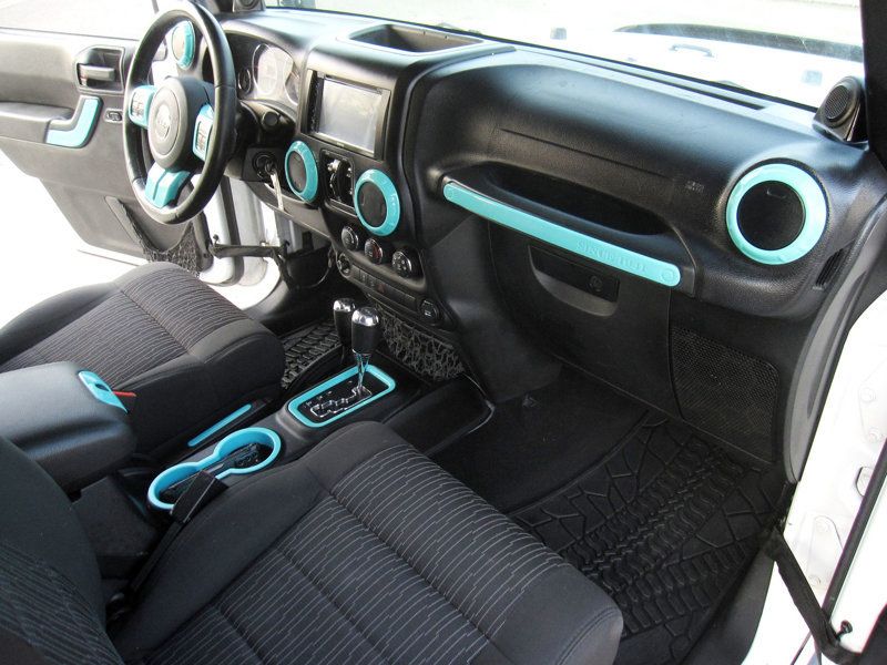 2012 Jeep Wrangler Unlimited Sport photo 25