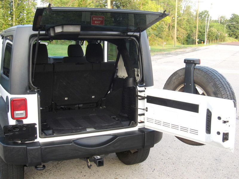 2012 Jeep Wrangler Unlimited Sport photo 29