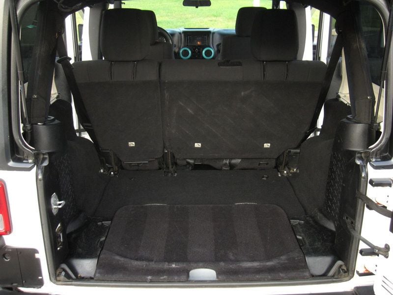 2012 Jeep Wrangler Unlimited Sport photo 30