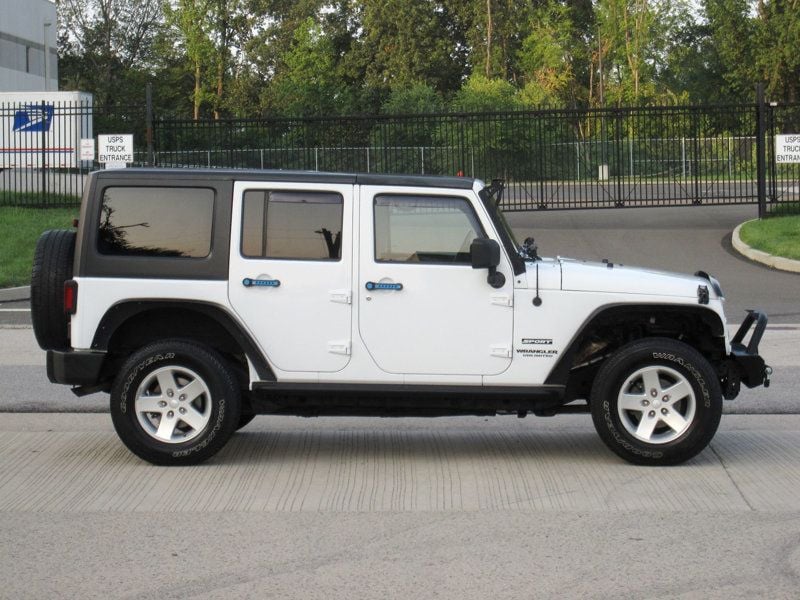 2012 Jeep Wrangler Unlimited Sport photo 9