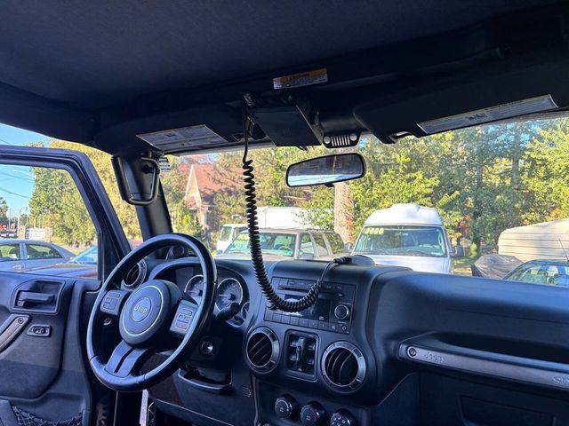 2012 Jeep Wrangler Unlimited 4WD 4dr Sport - 22930535 - 16