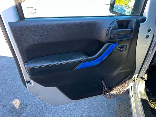 2012 Jeep Wrangler Unlimited Arctic 4x4 4dr SUV - 22912818 - 10