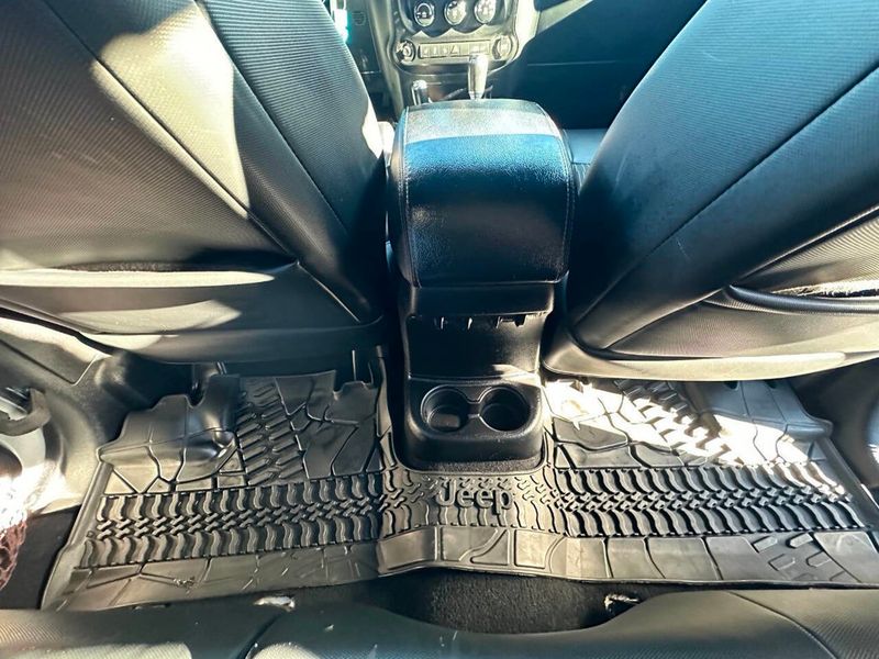 2012 Jeep Wrangler Unlimited Arctic 4x4 4dr SUV - 22912818 - 17