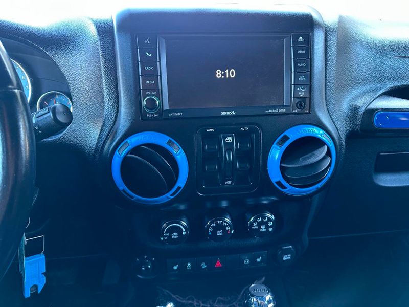 2012 Jeep Wrangler Unlimited Arctic 4x4 4dr SUV - 22912818 - 26