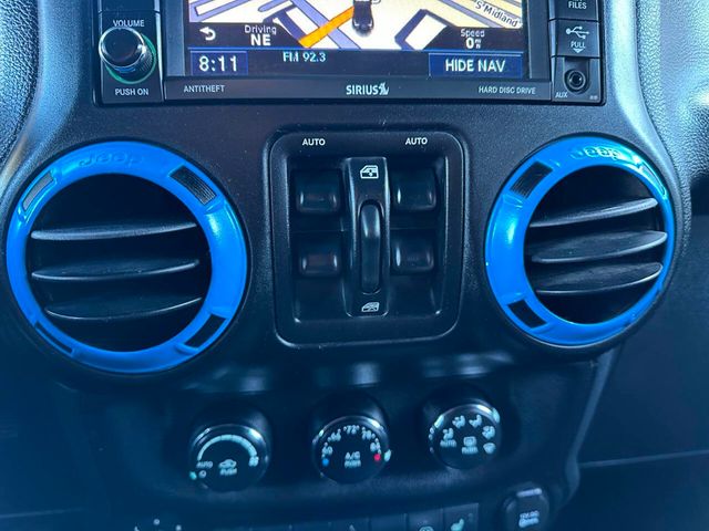 2012 Jeep Wrangler Unlimited Arctic 4x4 4dr SUV - 22912818 - 33