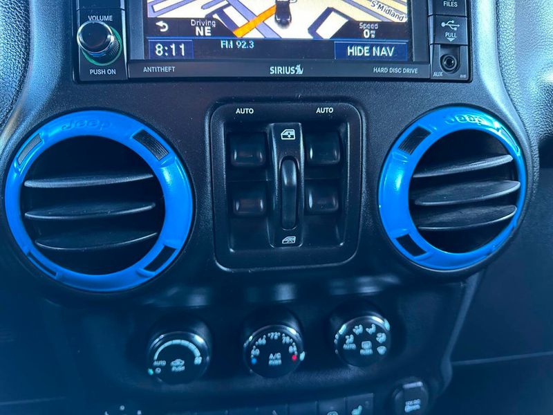 2012 Jeep Wrangler Unlimited Arctic 4x4 4dr SUV - 22912818 - 33