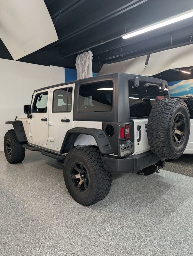 2012 Jeep Wrangler Unlimited Hardtop 6 spd stick 4x4 lift kit lots of extras - 23058374 - 2