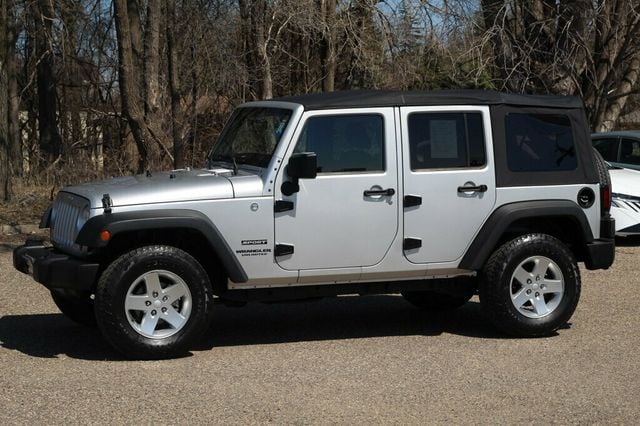 2012 Jeep Wrangler Unlimited ONE OWNER 4WD SPORT UNLIMITED 3.6L W/ MANUAL TRANSMISSION - 23004222 - 16