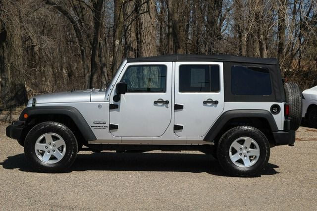 2012 Jeep Wrangler Unlimited ONE OWNER 4WD SPORT UNLIMITED 3.6L W/ MANUAL TRANSMISSION - 23004222 - 17