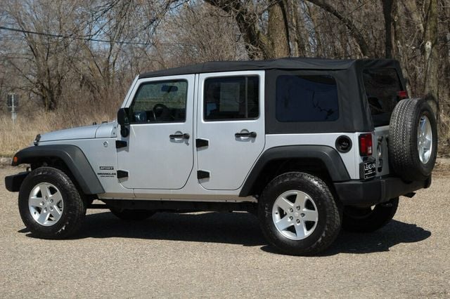 2012 Jeep Wrangler Unlimited ONE OWNER 4WD SPORT UNLIMITED 3.6L W/ MANUAL TRANSMISSION - 23004222 - 18