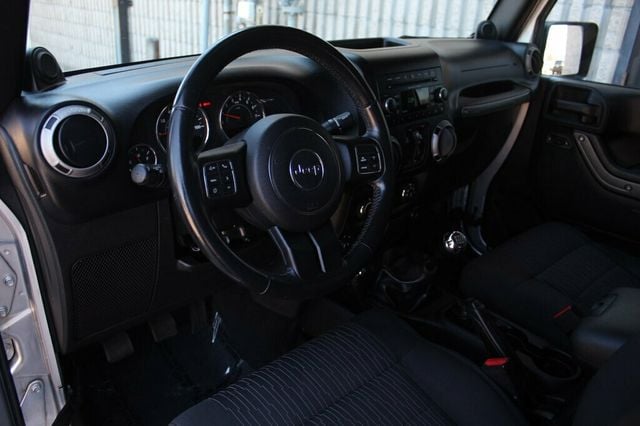 2012 Jeep Wrangler Unlimited ONE OWNER 4WD SPORT UNLIMITED 3.6L W/ MANUAL TRANSMISSION - 23004222 - 22