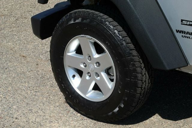 2012 Jeep Wrangler Unlimited ONE OWNER 4WD SPORT UNLIMITED 3.6L W/ MANUAL TRANSMISSION - 23004222 - 26