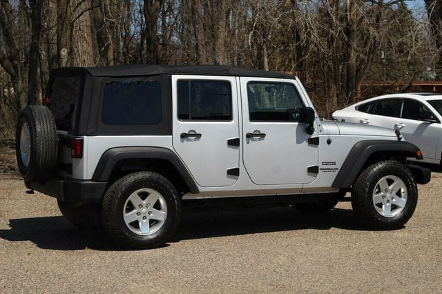 2012 Jeep Wrangler Unlimited ONE OWNER 4WD SPORT UNLIMITED 3.6L W/ MANUAL TRANSMISSION - 23004222 - 2