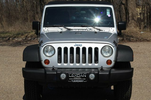 2012 Jeep Wrangler Unlimited ONE OWNER 4WD SPORT UNLIMITED 3.6L W/ MANUAL TRANSMISSION - 23004222 - 3