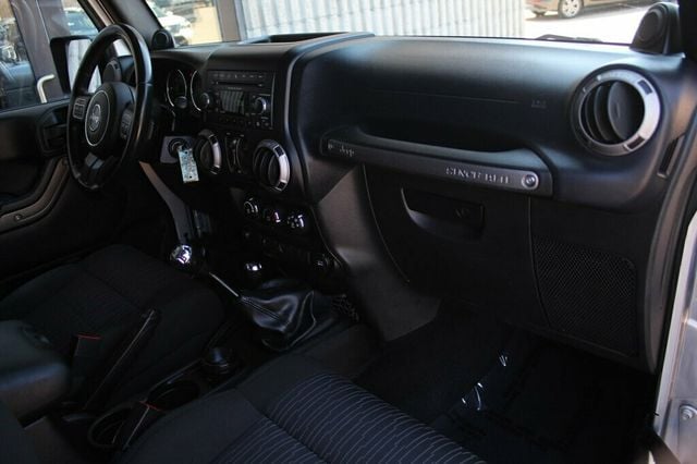 2012 Jeep Wrangler Unlimited ONE OWNER 4WD SPORT UNLIMITED 3.6L W/ MANUAL TRANSMISSION - 23004222 - 8