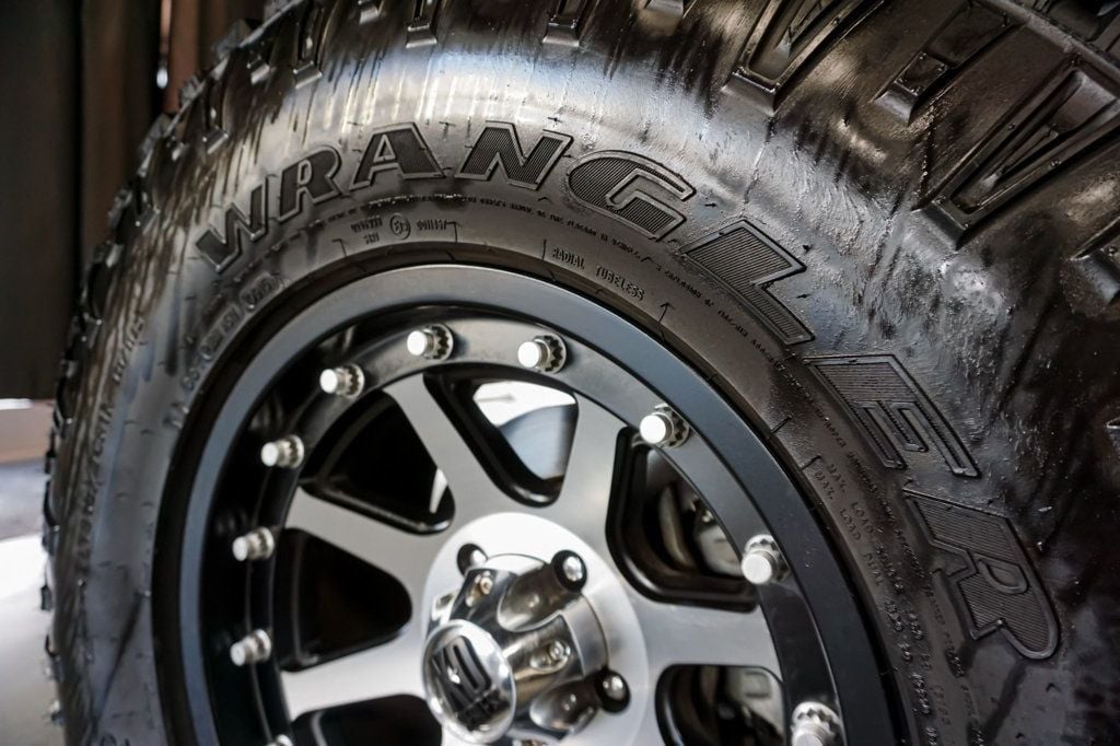 2012 Jeep Wrangler Unlimited *Sahara* *Lifted/Wheels* *Winch* *Only 24k Miles* - 22959956 - 70