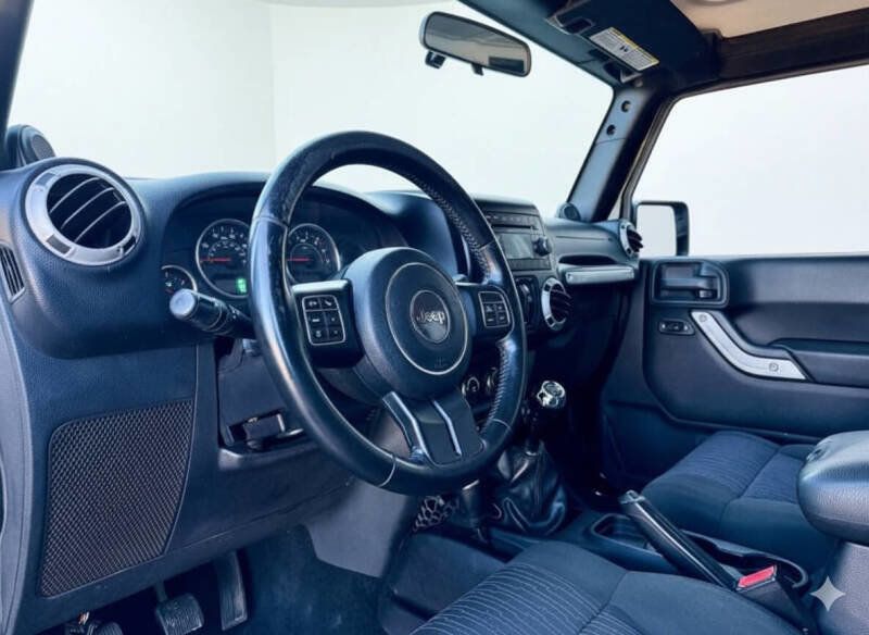 2012 Jeep Wrangler Unlimited Sport 4x4 4dr SUV - 22847736 - 7