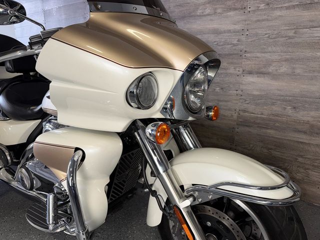 2012 Kawasaki Vulcan 1700 Voyager LOW MILES! - 23033241 - 5