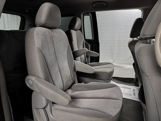 2012 Kia Sedona LX - 23013196 - 9