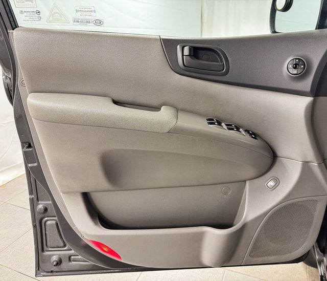 2012 Kia Sedona LX - 23013196 - 12