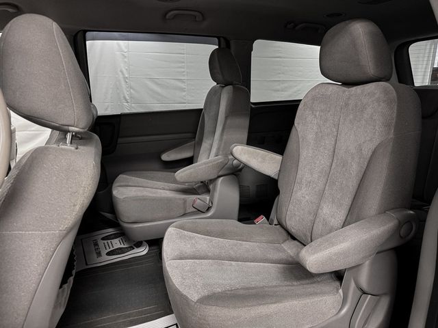 2012 Kia Sedona LX - 23013196 - 7