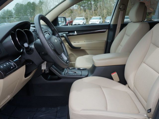 2012 Kia Sorento 2WD 4dr I4 LX - 11875831 - 4