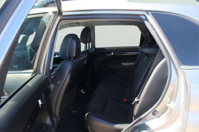 2012 Kia Sorento AWD 4dr V6 SX - 23010677 - 5