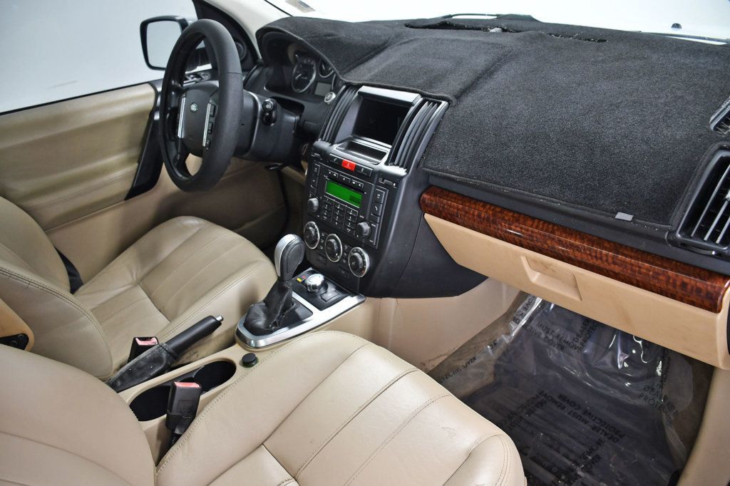 2012 Land Rover LR2 AWD 4dr HSE - 22114705 - 16