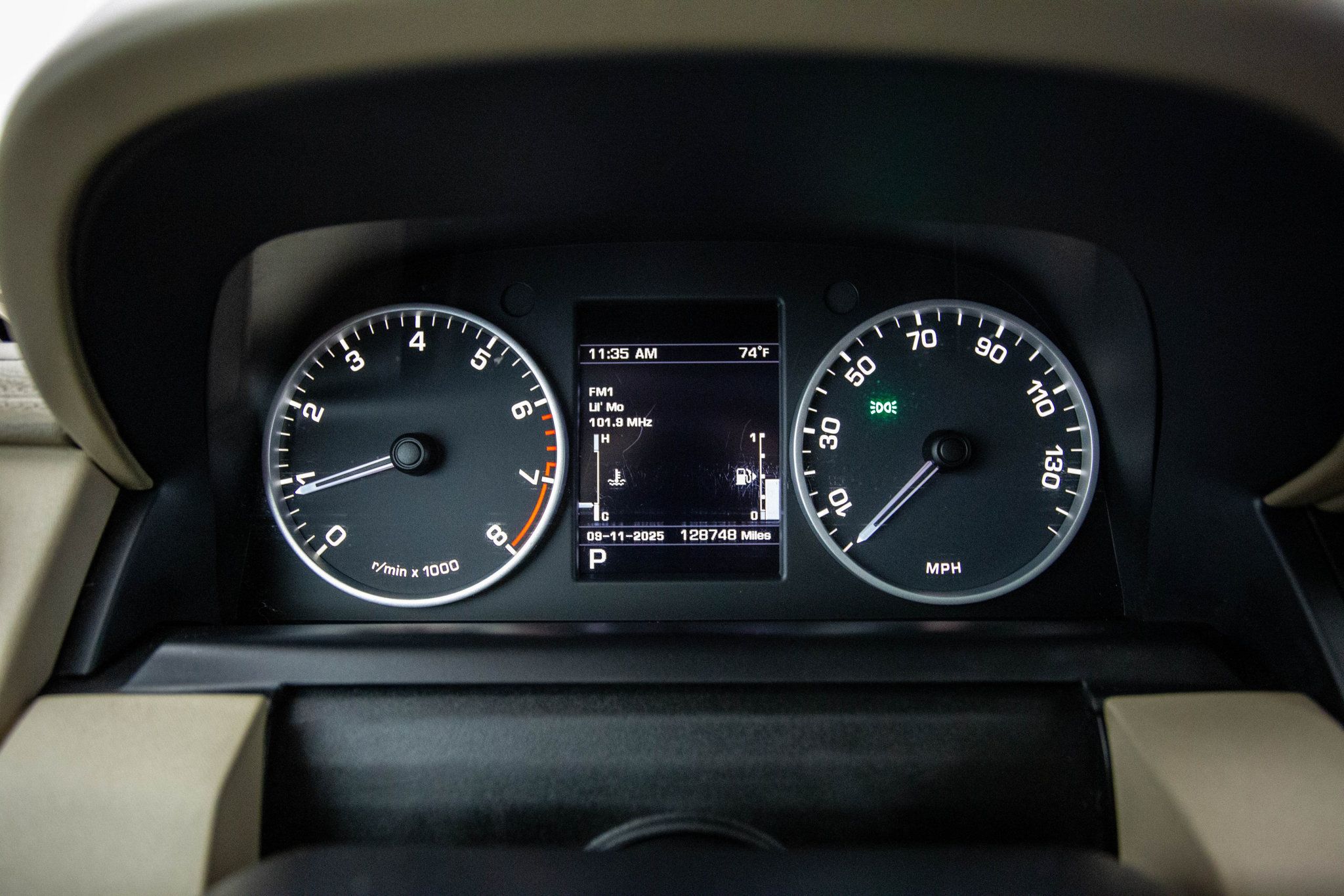 2012 Land Rover LR4 HSE photo 9