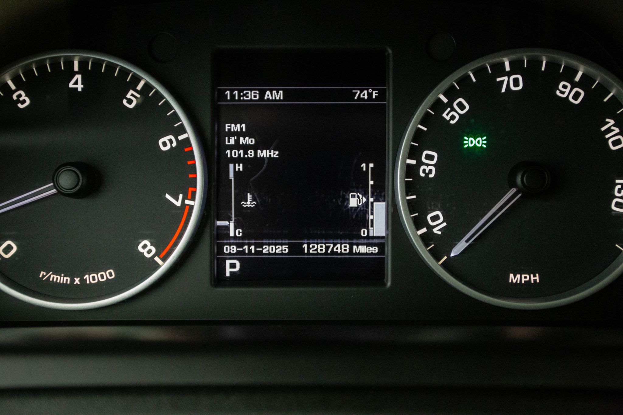 2012 Land Rover LR4 HSE photo 10