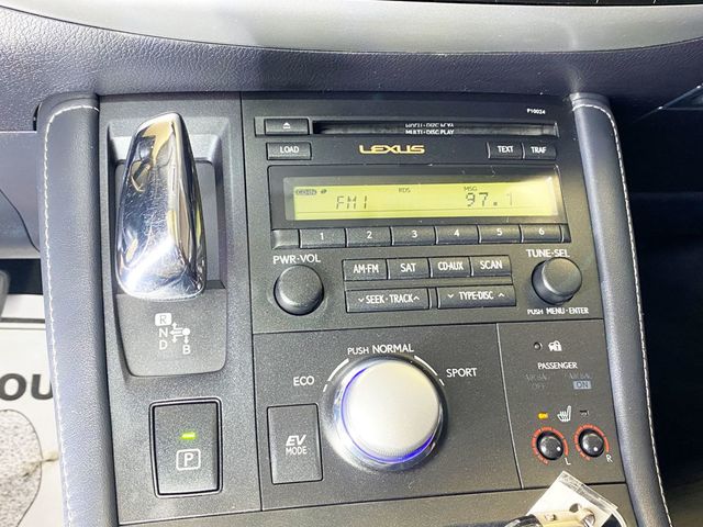 2012 Lexus CT 200h FWD 4dr Hybrid Premium - 22960757 - 32