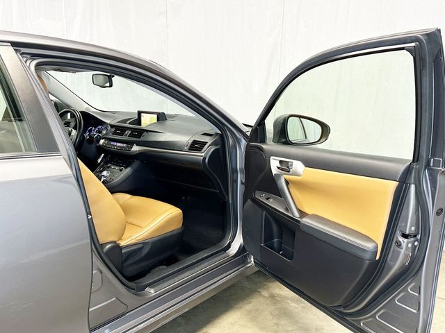 2012 Lexus CT 200h FWD 4dr Hybrid Premium - 23011284 - 12