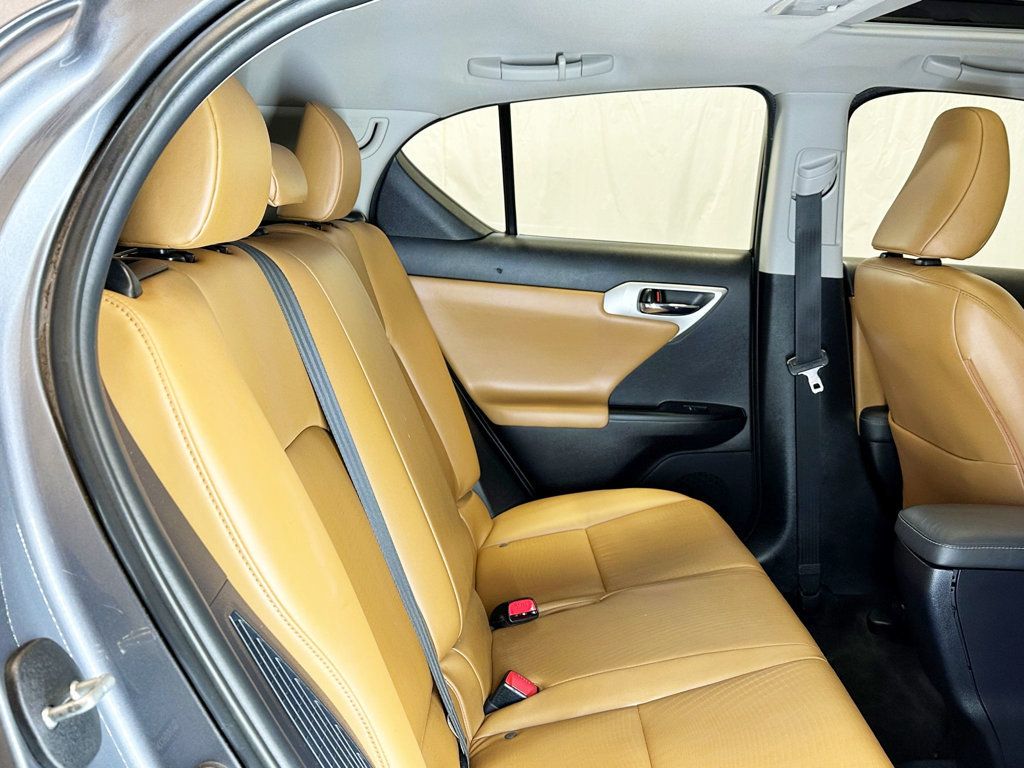 2012 Lexus CT 200h FWD 4dr Hybrid Premium - 23011284 - 32