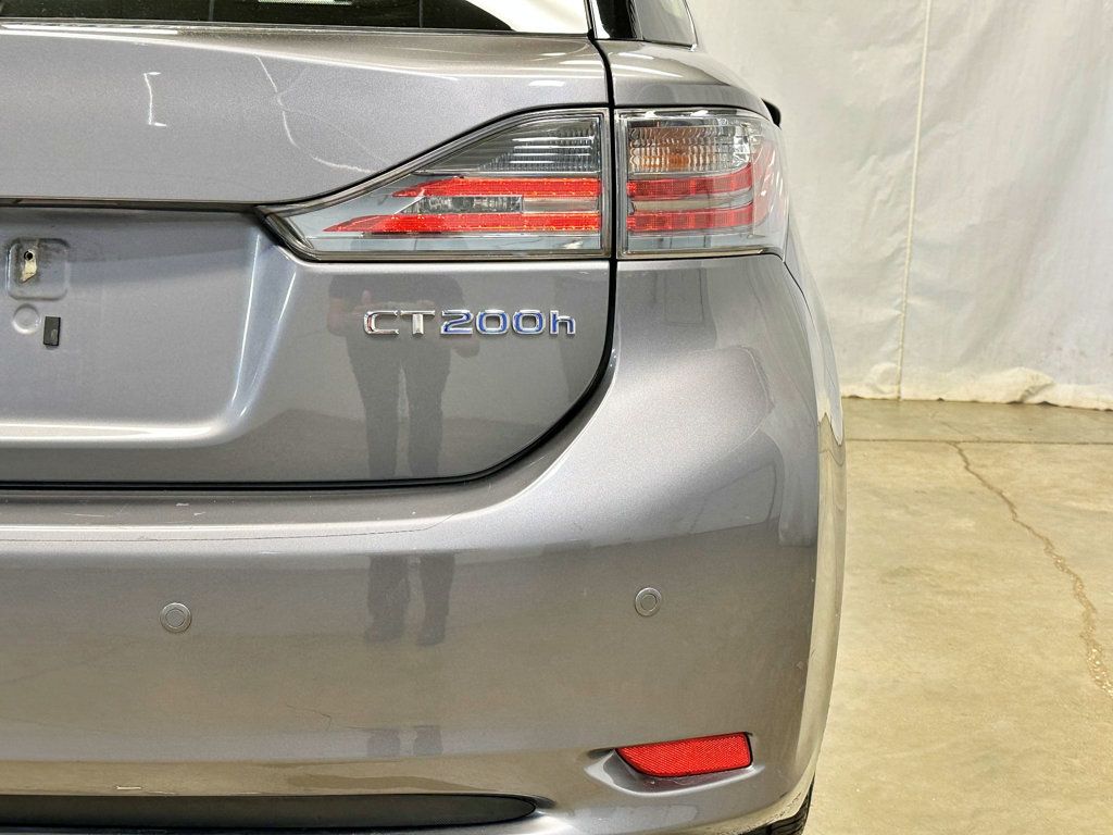 2012 Lexus CT 200h FWD 4dr Hybrid Premium - 23031449 - 11