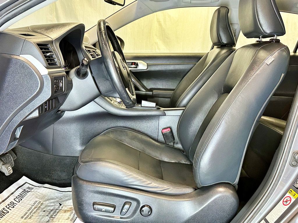 2012 Lexus CT 200h FWD 4dr Hybrid Premium - 23031449 - 18