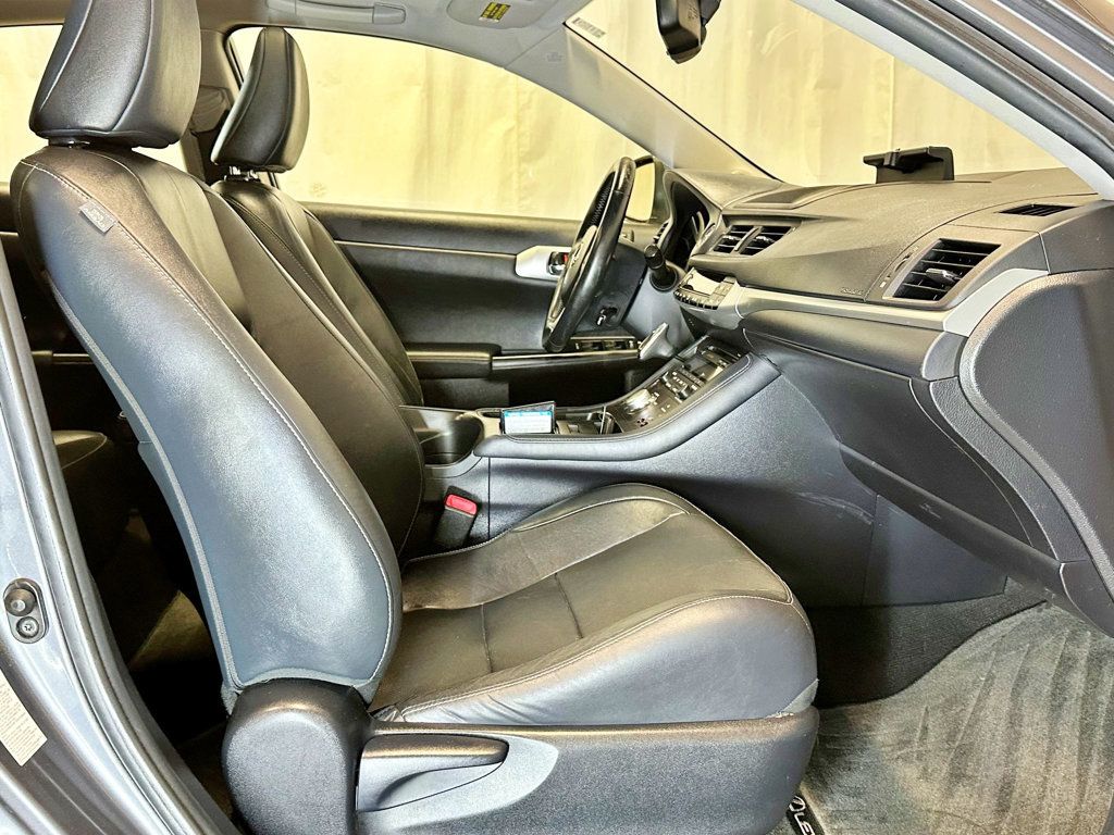 2012 Lexus CT 200h FWD 4dr Hybrid Premium - 23031449 - 19