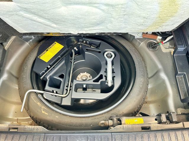 2012 Lexus CT 200h FWD 4dr Hybrid Premium - 23031449 - 40