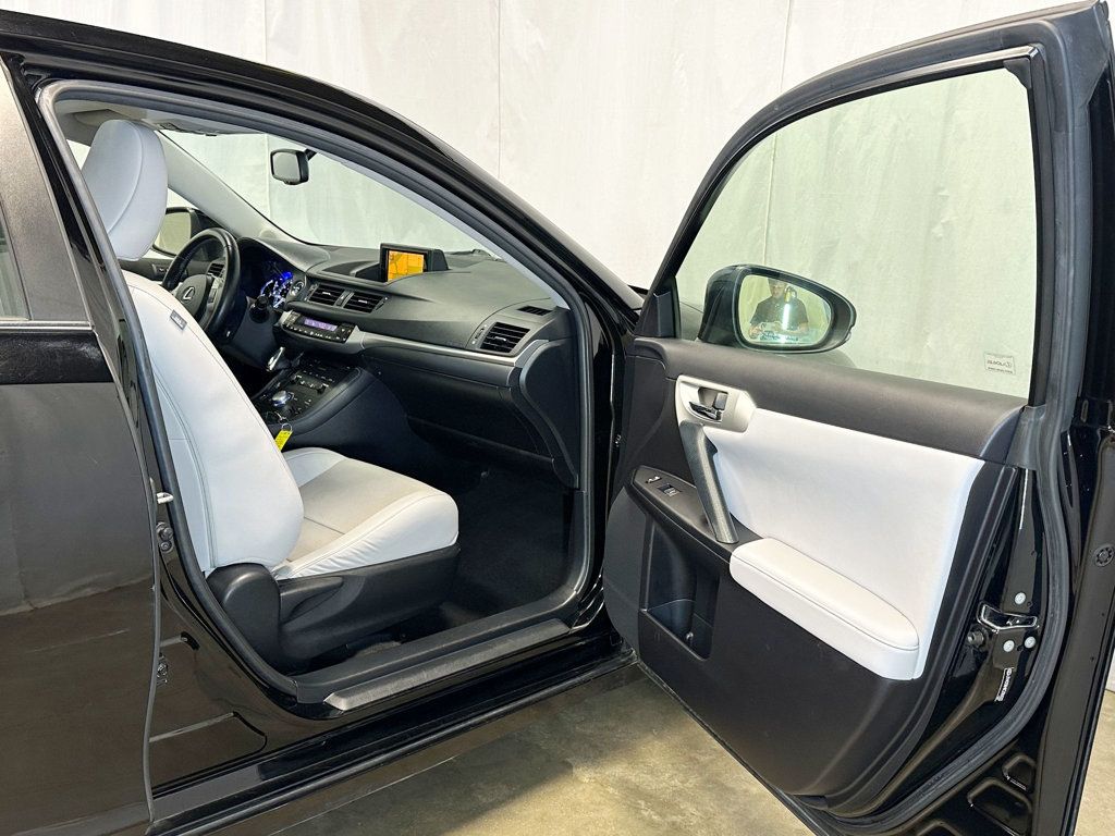2012 Lexus CT 200h FWD 4dr Hybrid Premium - 23034544 - 16