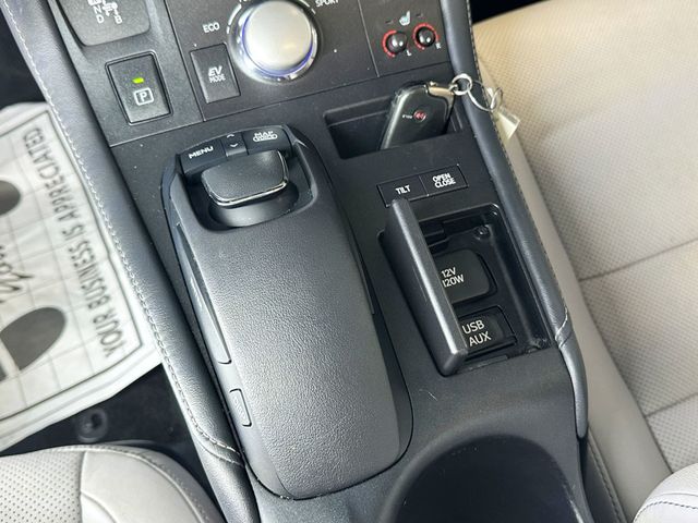 2012 Lexus CT 200h FWD 4dr Hybrid Premium - 23034544 - 29