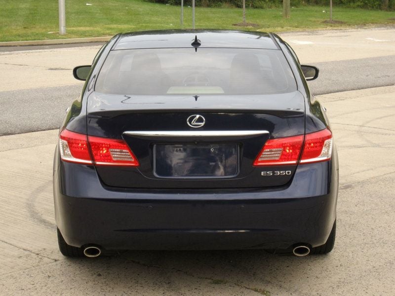 2012 Lexus ES 350 Ultra Luxury photo 13