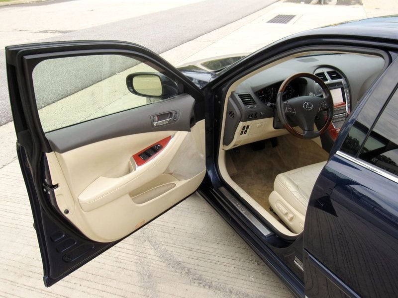 2012 Lexus ES 350 Ultra Luxury photo 16