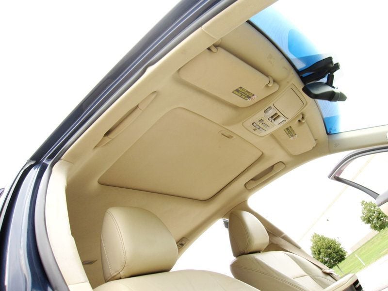 2012 Lexus ES 350 Ultra Luxury photo 24
