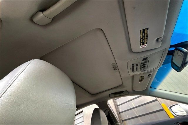 2012 Lexus ES 350 4dr Sedan - 22927718 - 30