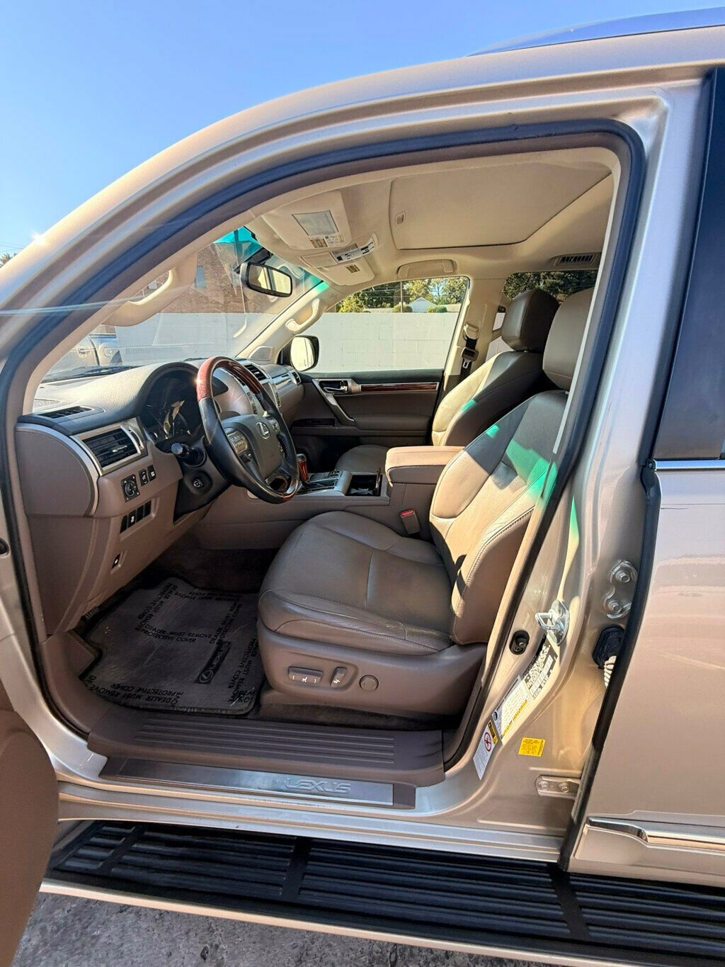 2012 Lexus GX 460 LocalTrade/ComfortPlusPkg/CoveniencePkg/PowerSunroof/NAV - 22930694 - 9
