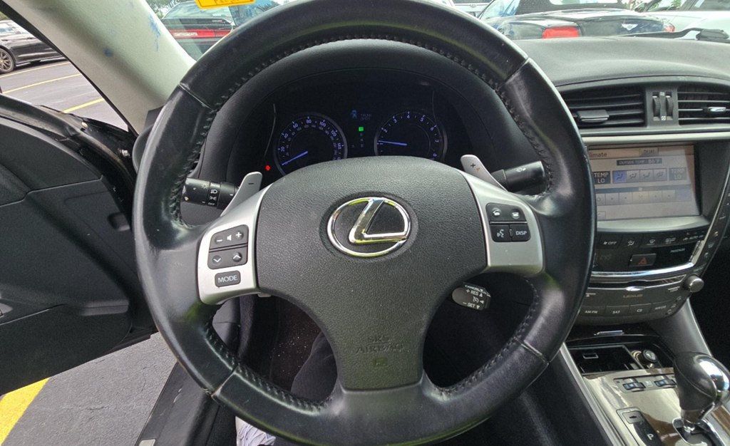 2012 Lexus IS 350C NAVIGATION! REAR CAMERA! 3.5 V6! HARDTOP CONVERTIBLE - 22931692 - 4