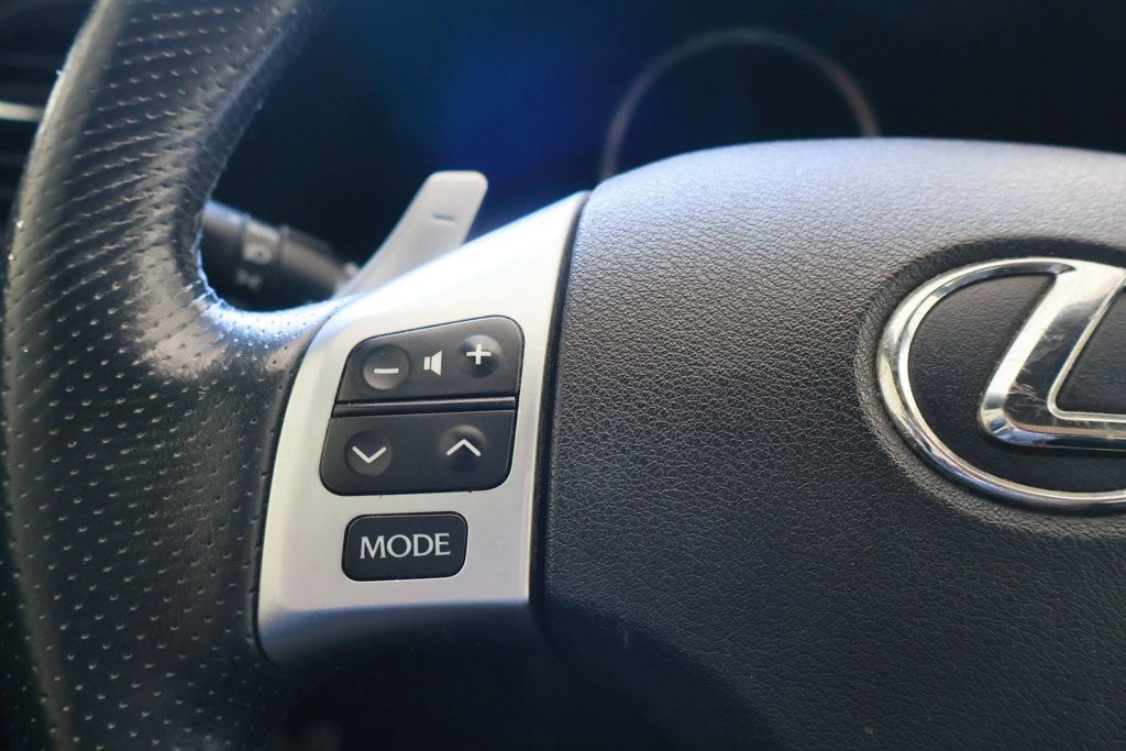2012 Lexus IS F photo 19