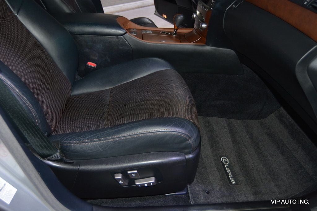 2012 Lexus LS 460 4dr Sedan RWD - 22902729 - 17